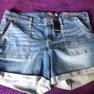 TORRID size 14 women jean shorts